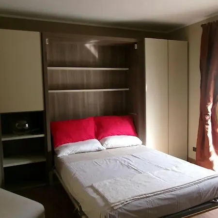 Apartment Senzafissadimora The Nightlife Albenga